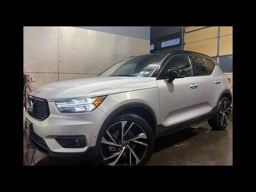 2019 Volvo XC40 T5 R-Design