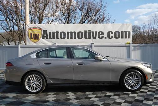 2024 BMW 530 i xDrive