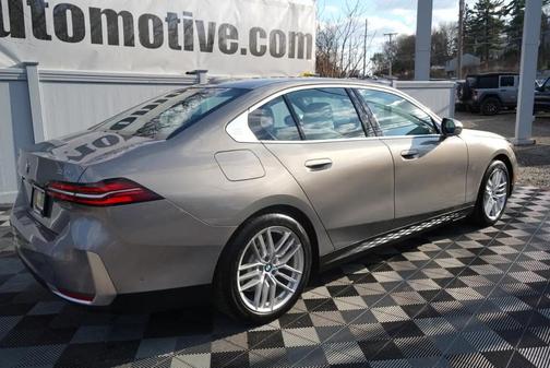 2024 BMW 530 i xDrive