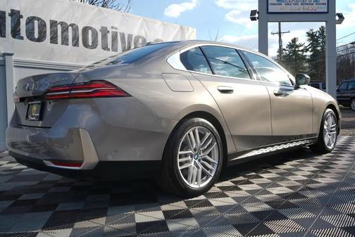 2024 BMW 530 i xDrive