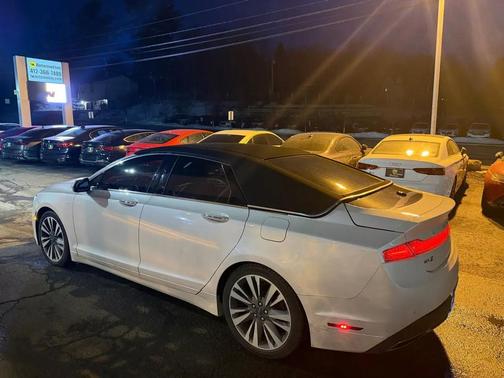 2017 Lincoln MKZ Base