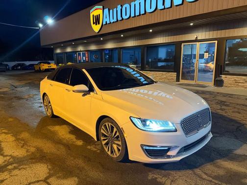 2017 Lincoln MKZ Base