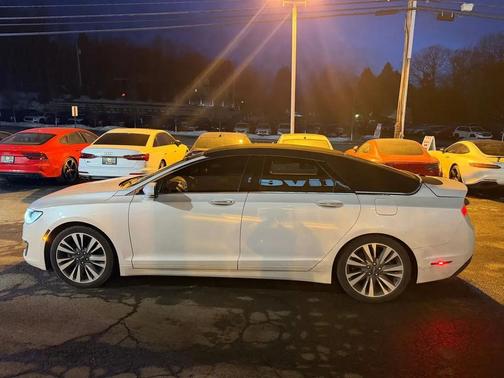 2017 Lincoln MKZ Base