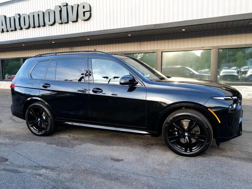 2024 BMW X7 M60i