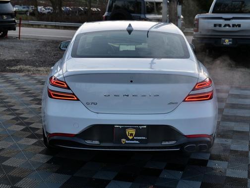 2023 Genesis G70 2.0T AWD
