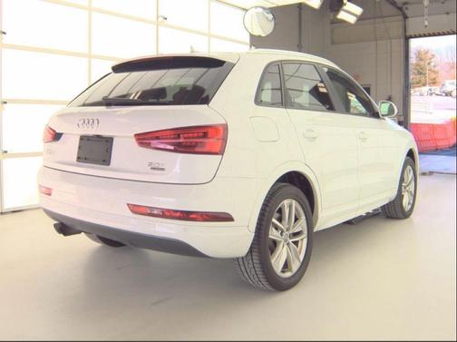 2017 Audi Q3 2.0T Premium