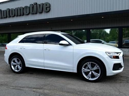 2022 Audi Q8 55 Premium Plus