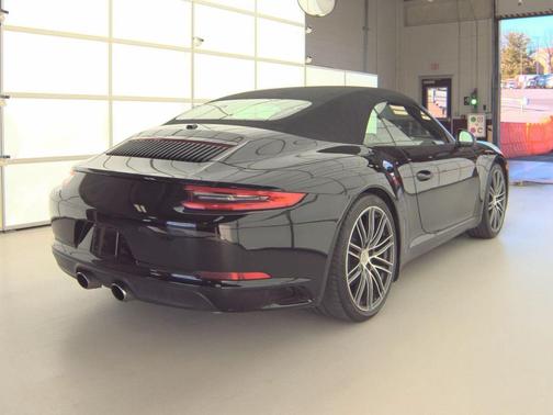 2019 Porsche 911 Carrera
