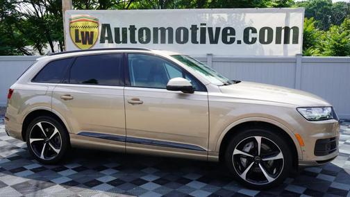 Gold 2019 Audi Q7 55 Prestige