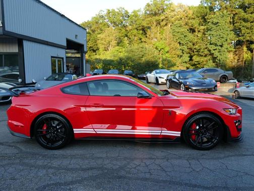 2022 Ford Shelby GT500 Base