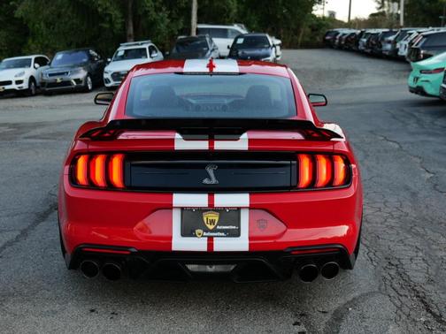 2022 Ford Shelby GT500 Base