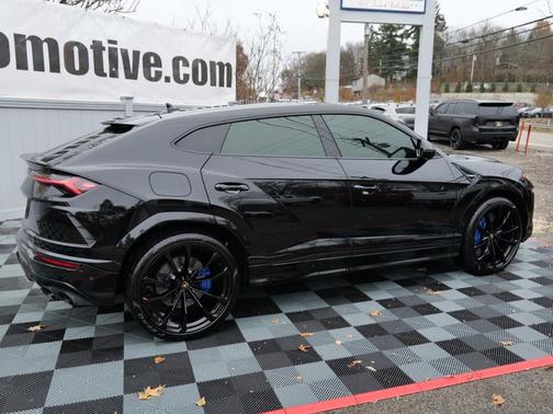 2021 Lamborghini Urus AWD