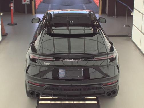2021 Lamborghini Urus AWD