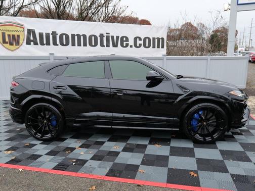 2021 Lamborghini Urus AWD