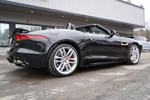 2017 Jaguar F-TYPE R
