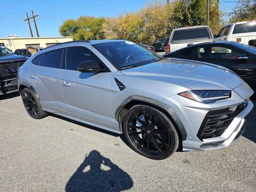 2019 Lamborghini Urus AWD