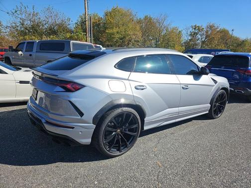 2019 Lamborghini Urus AWD