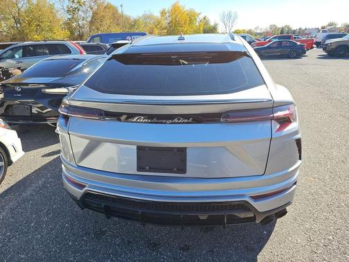 2019 Lamborghini Urus AWD