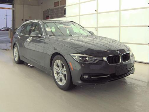2018 BMW 330 i xDrive