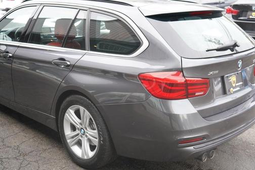 2018 BMW 330 i xDrive