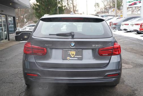 2018 BMW 330 i xDrive