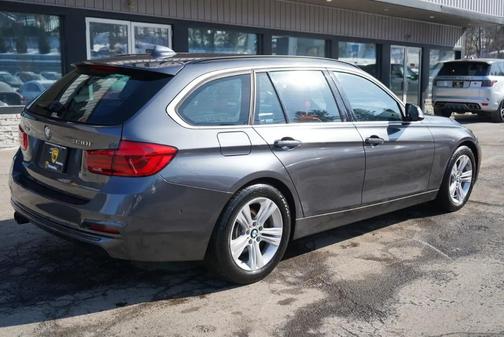 2018 BMW 330 i xDrive