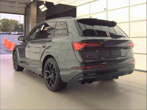 Daytona Gray Pearl Effect 2025 Audi SQ7 4.0T Premium Plus