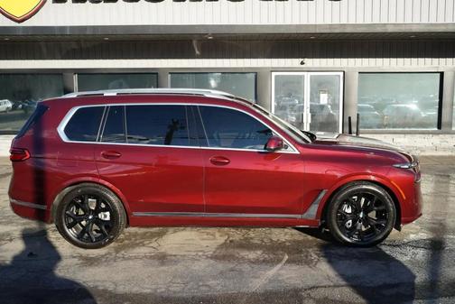 2025 BMW X7 xDrive40i