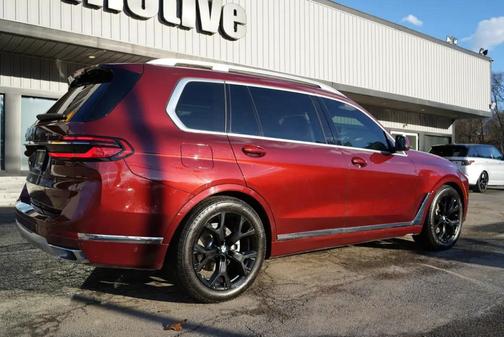 2025 BMW X7 xDrive40i