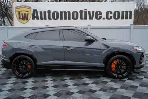 2021 Lamborghini Urus AWD