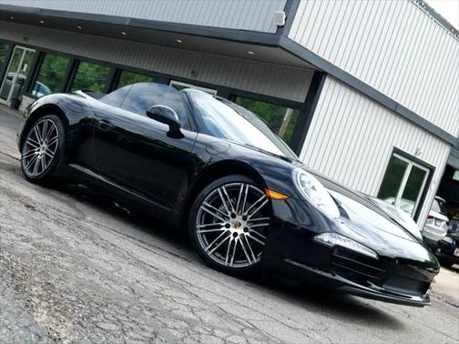 2016 Porsche 911 Black Edition
