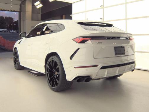 2020 Lamborghini Urus AWD