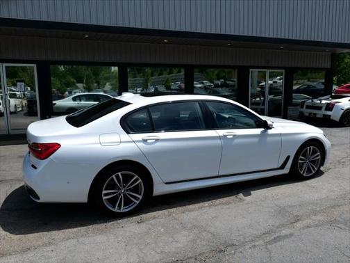 2017 BMW 750 i xDrive