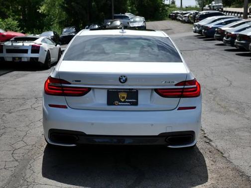 2017 BMW 750 i xDrive