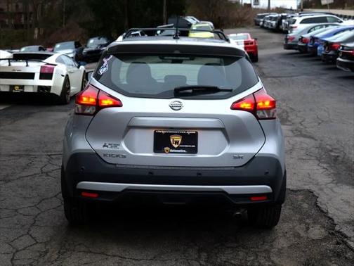 2020 Nissan Kicks SR