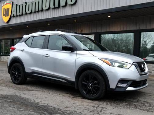 2020 Nissan Kicks SR