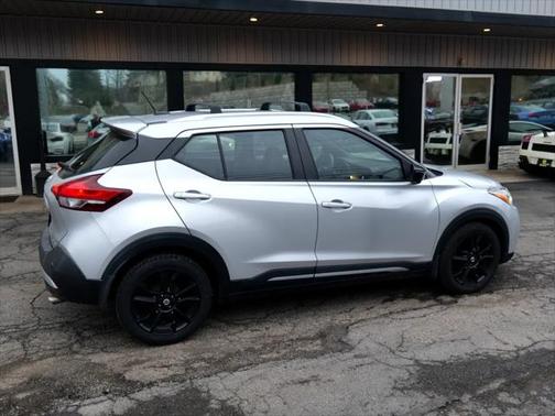2020 Nissan Kicks SR