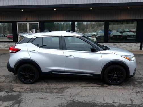 2020 Nissan Kicks SR