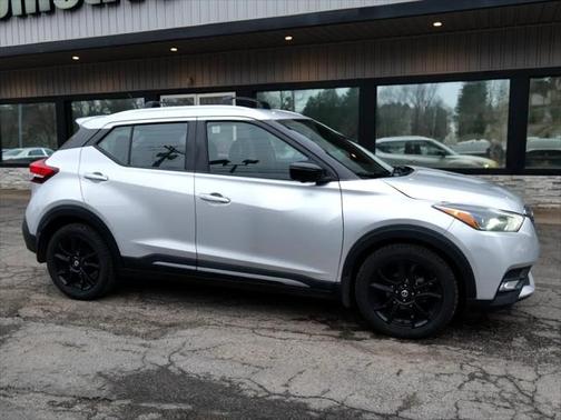 2020 Nissan Kicks SR