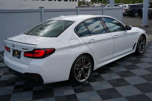 Alpine White 2023 BMW M550 i Xdrive