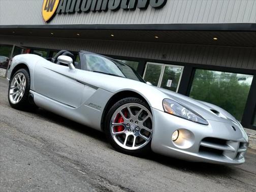 2004 Dodge Viper SRT10