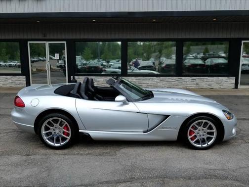 2004 Dodge Viper SRT10