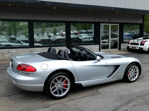 2004 Dodge Viper SRT10