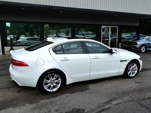 2018 Jaguar XE 25t Premium