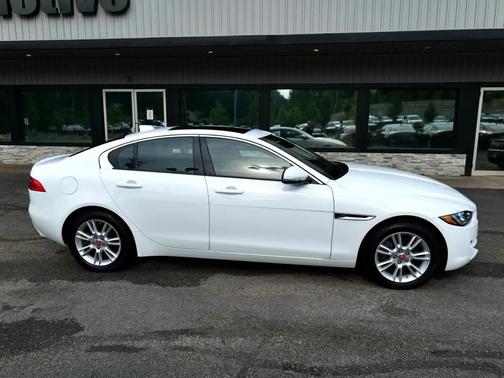 2018 Jaguar XE 25t Premium
