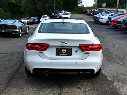 2018 Jaguar XE 25t Premium