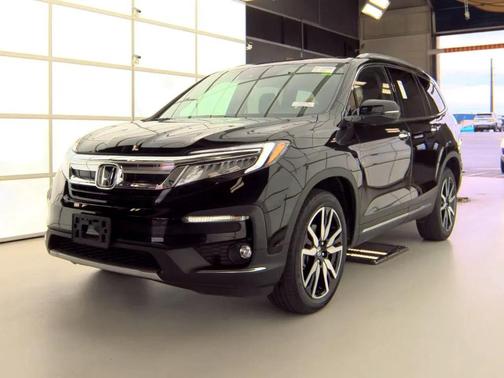 2022 Honda Pilot Touring 8-Passenger