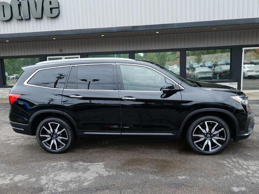 2022 Honda Pilot Touring 8-Passenger