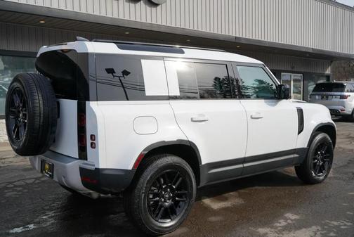 2025 Land Rover Defender 110 P300