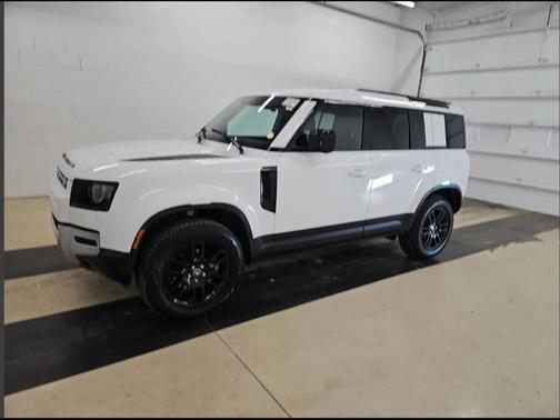 2025 Land Rover Defender 110 P300